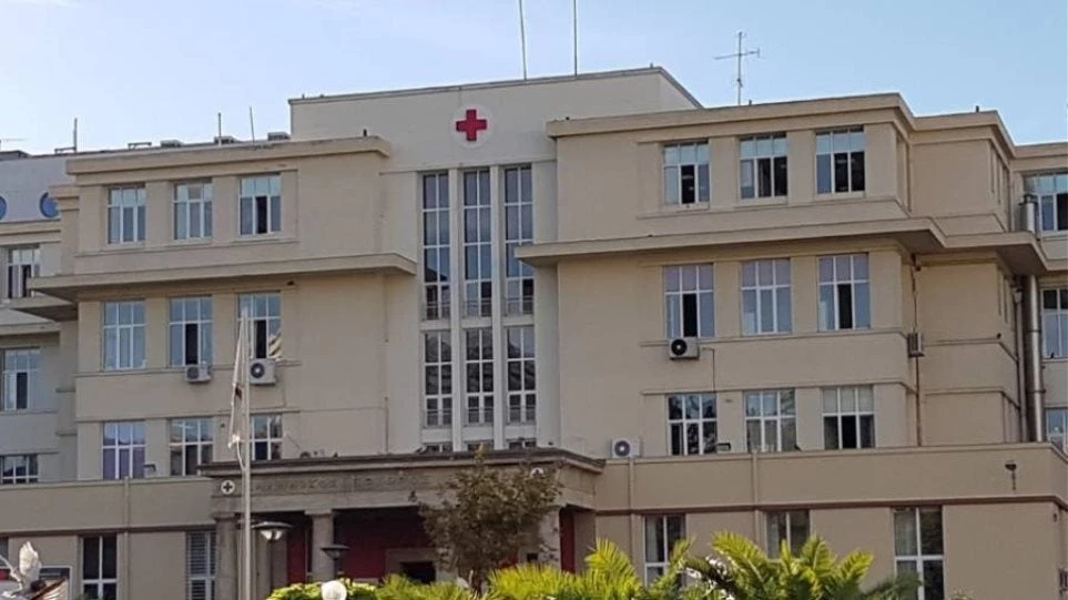 «Μάνα, με μαχαίρωσαν…» Η δραματική έκκληση για βοήθεια του 27χρονου που λήστεψαν στο κέντρο της Αθήνας